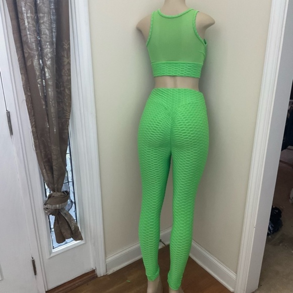 Workout Set - Picture 2 of 4